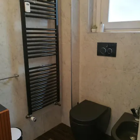 아파트 Bilocale In Centro Citta 15 Min Dal Duomo - Fontana *